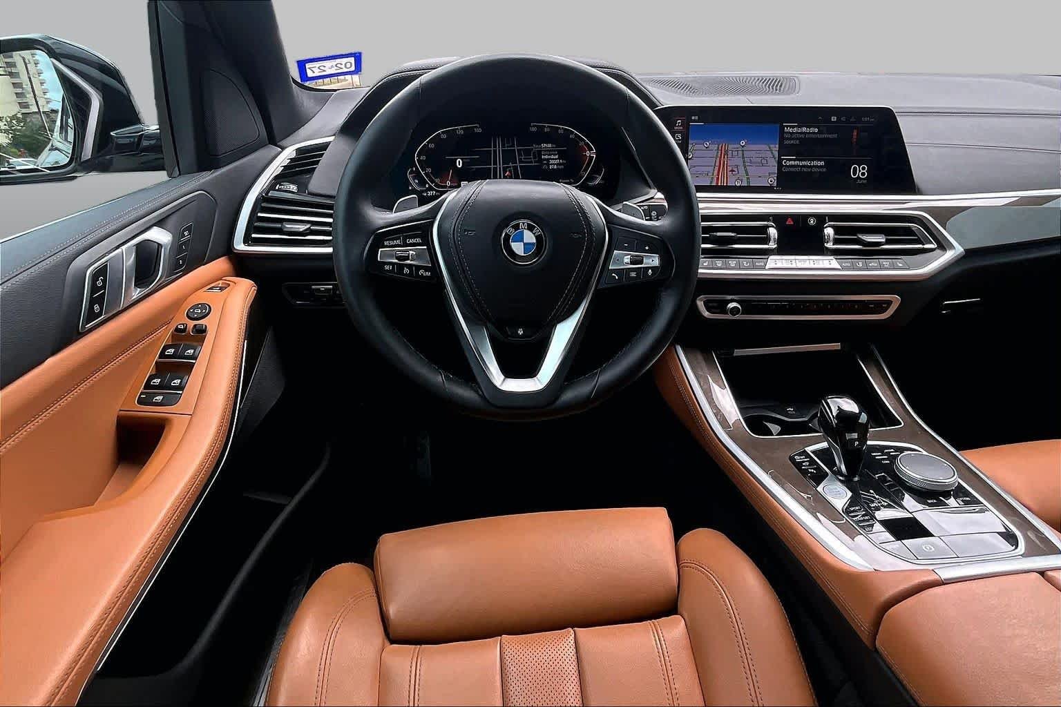 Used 2022 Dark Graphite Metallic BMW xDrive40i image 5