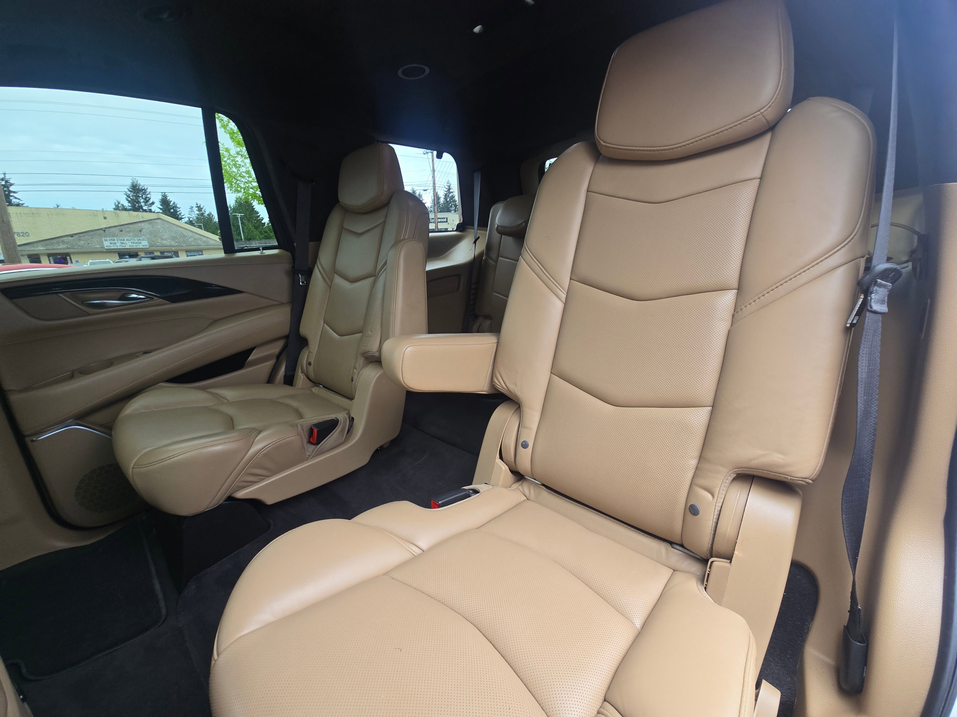 Used 2020 CRYSTAL WHITE TRICOAT Cadillac Platinum image 17