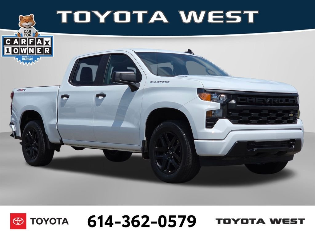 Used 2025 White Chevrolet Custom image 4