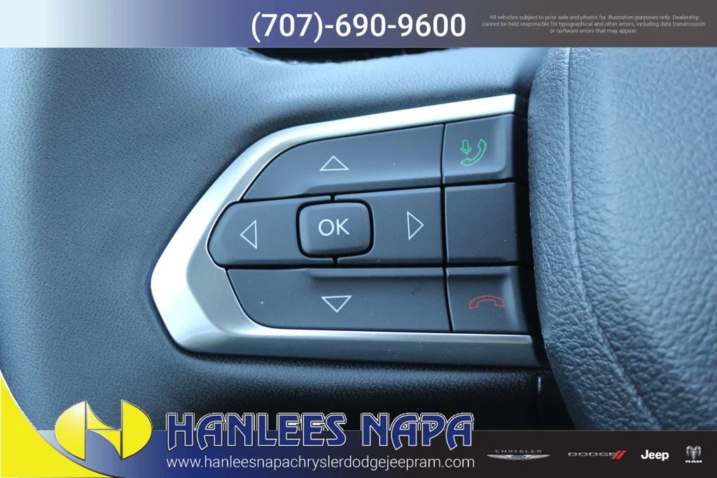 Used 2026 White Jeep Latitude image 28