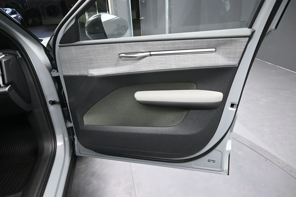New 2026 Vapour Grey Volvo Twin Motor Performance Plus image 17