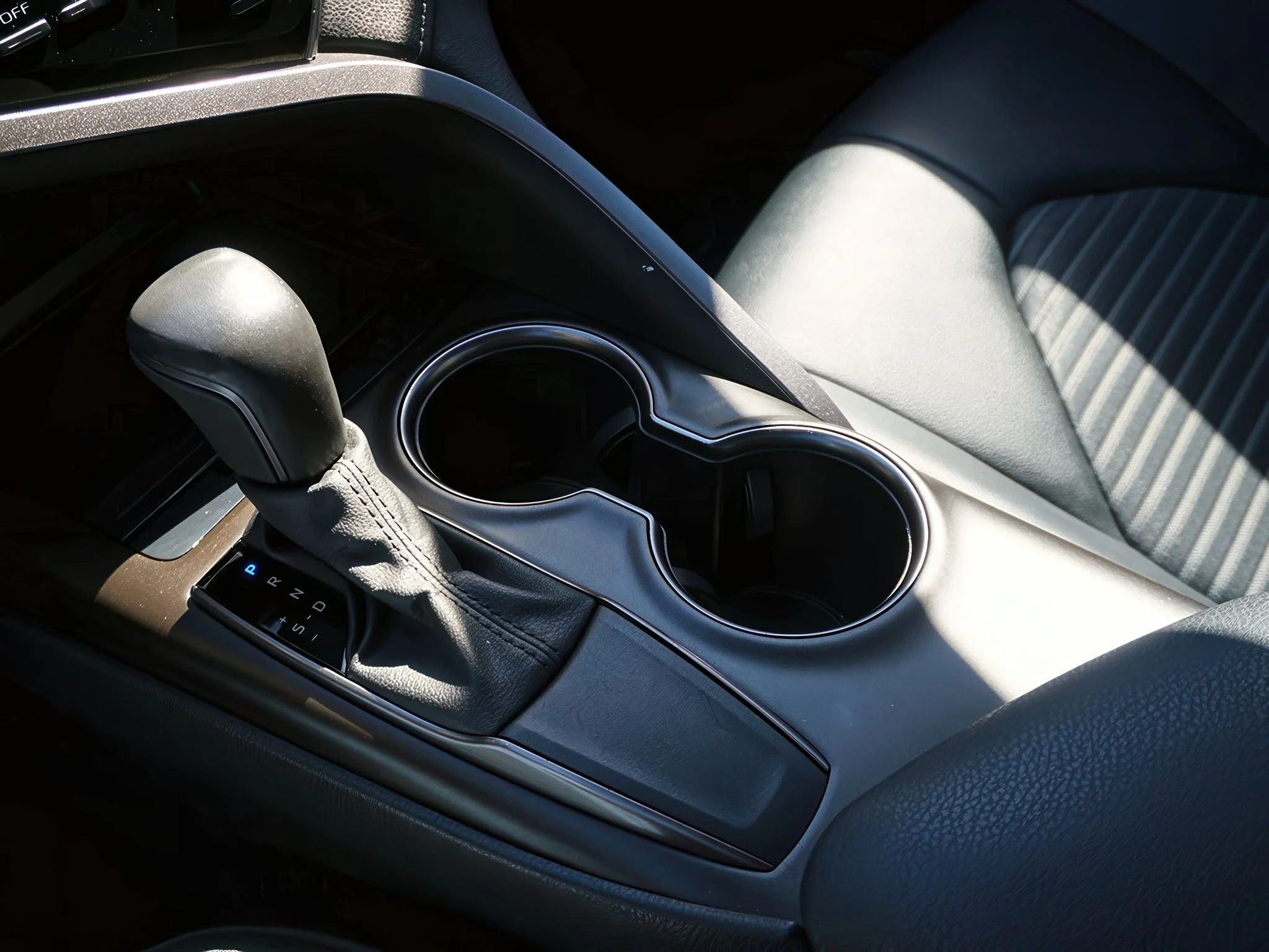 2021 Toyota Camry SE - Photo 26
