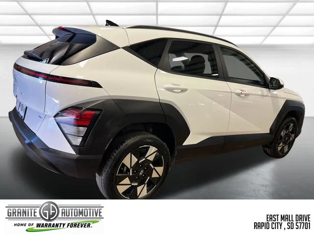 Used 2025 White Hyundai SEL image 6
