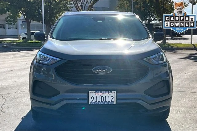 Used 2023 Gray Metallic Ford SE image 3
