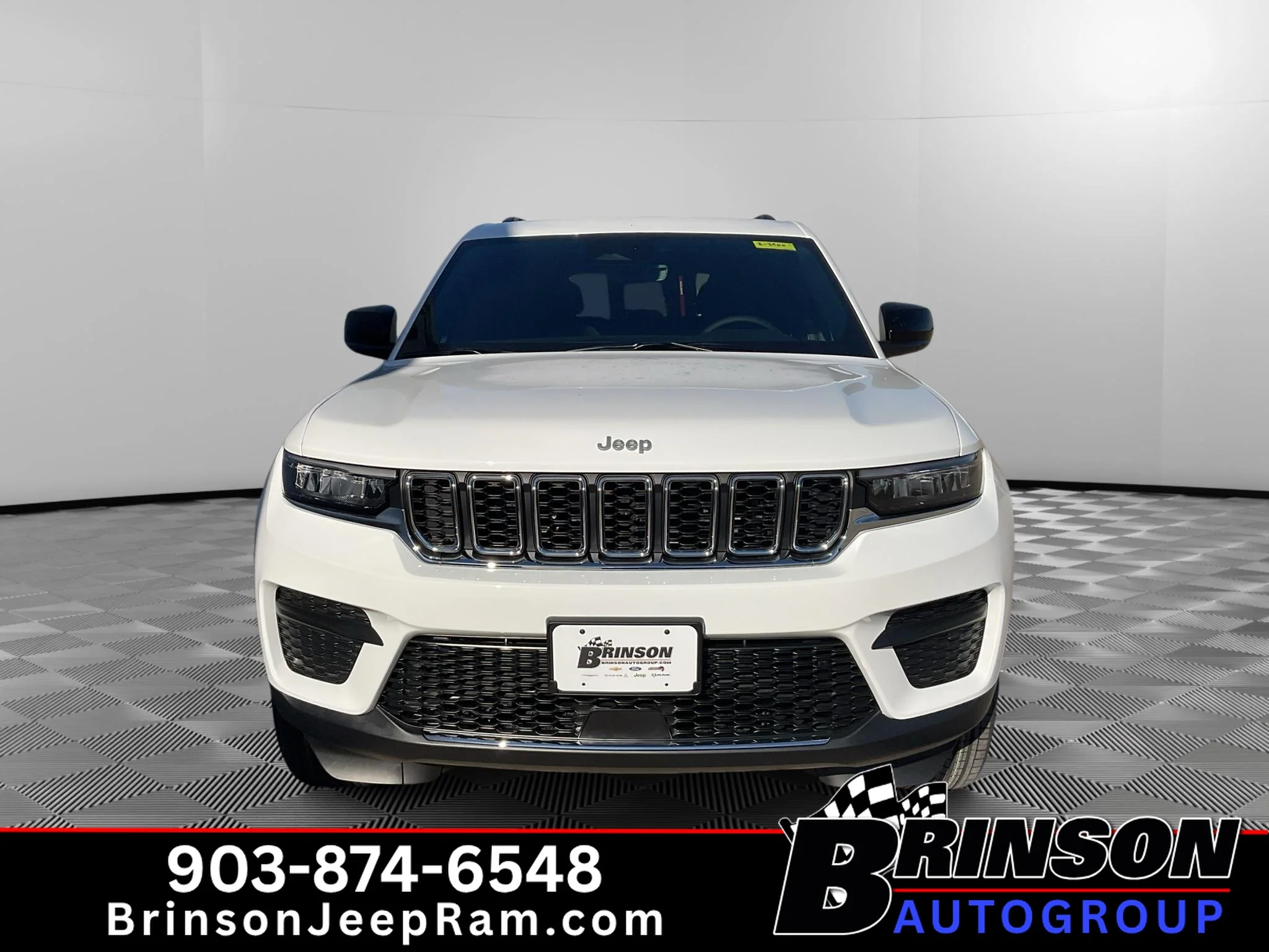 New 2027 Bright White Clear-Coat Paint Jeep Laredo image 2