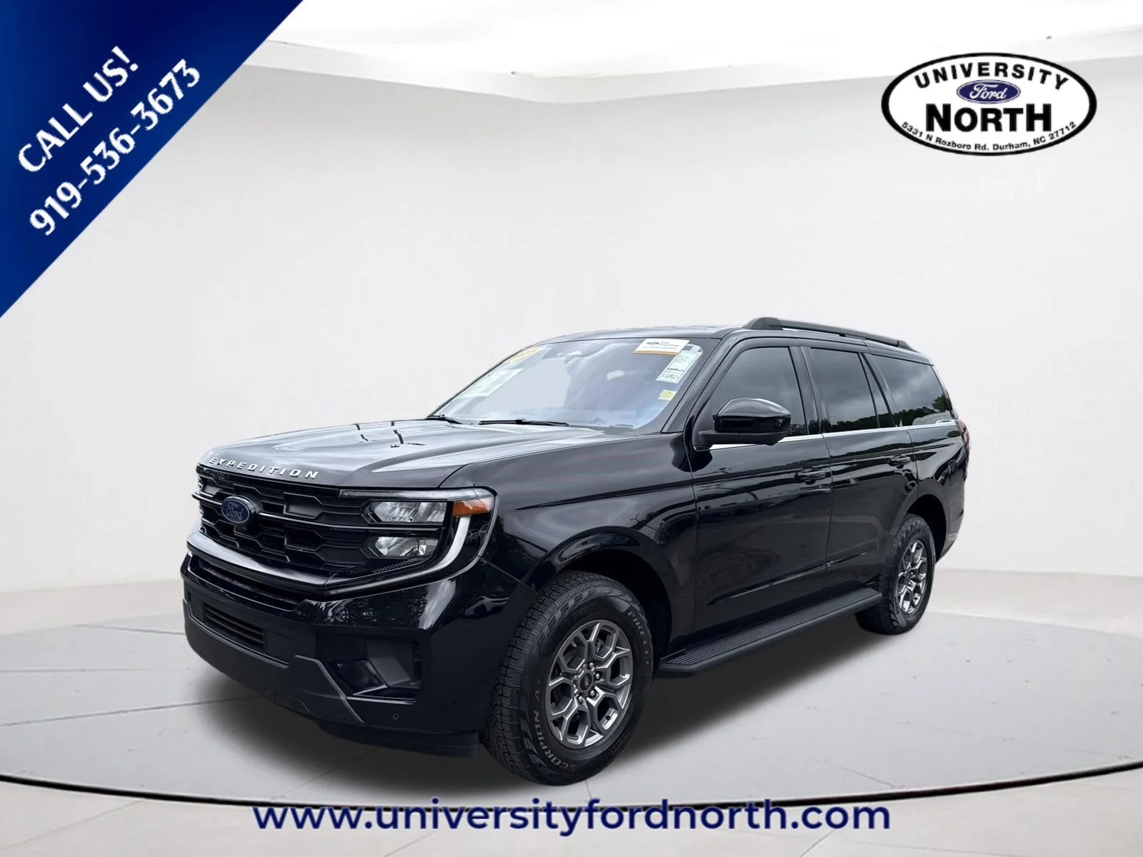 Used 2025 Agate Black Metallic Ford Active image 3