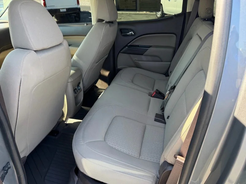 Used 2020 SATIN STEEL METALLIC GMC 2WD SLE image 16