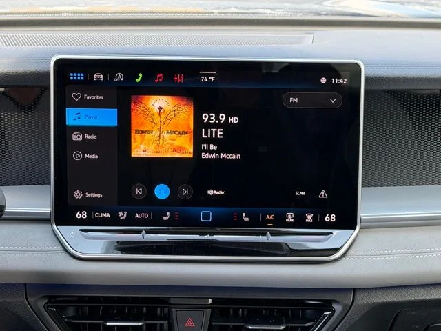 New 2026 Silver Volkswagen 2.0T SE image 11