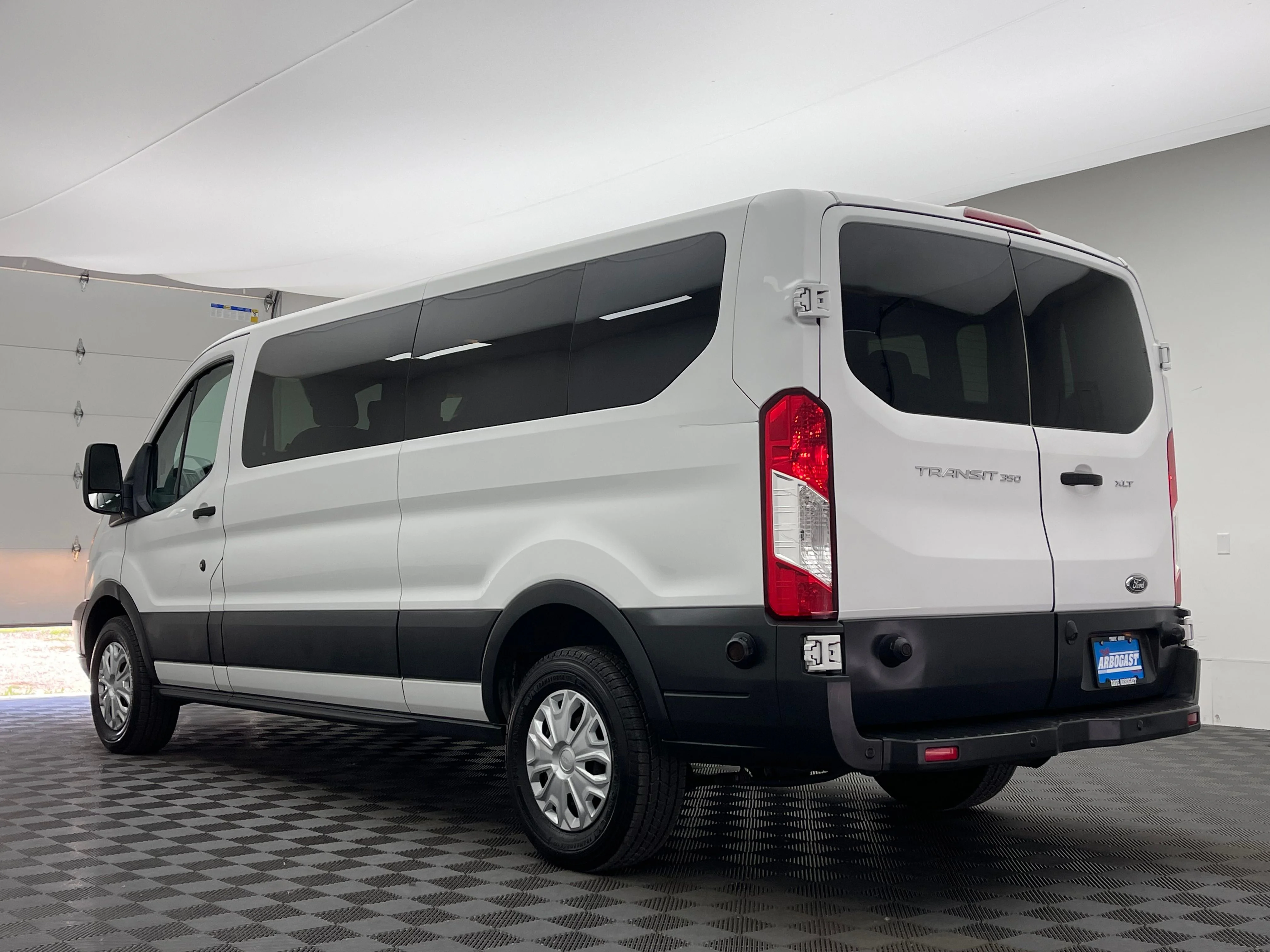 Used 2017 Oxford White Ford XLT image 10