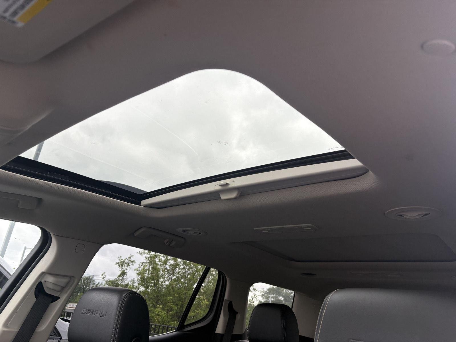 Used 2022 Midnight Blue Metallic GMC Denali image 7