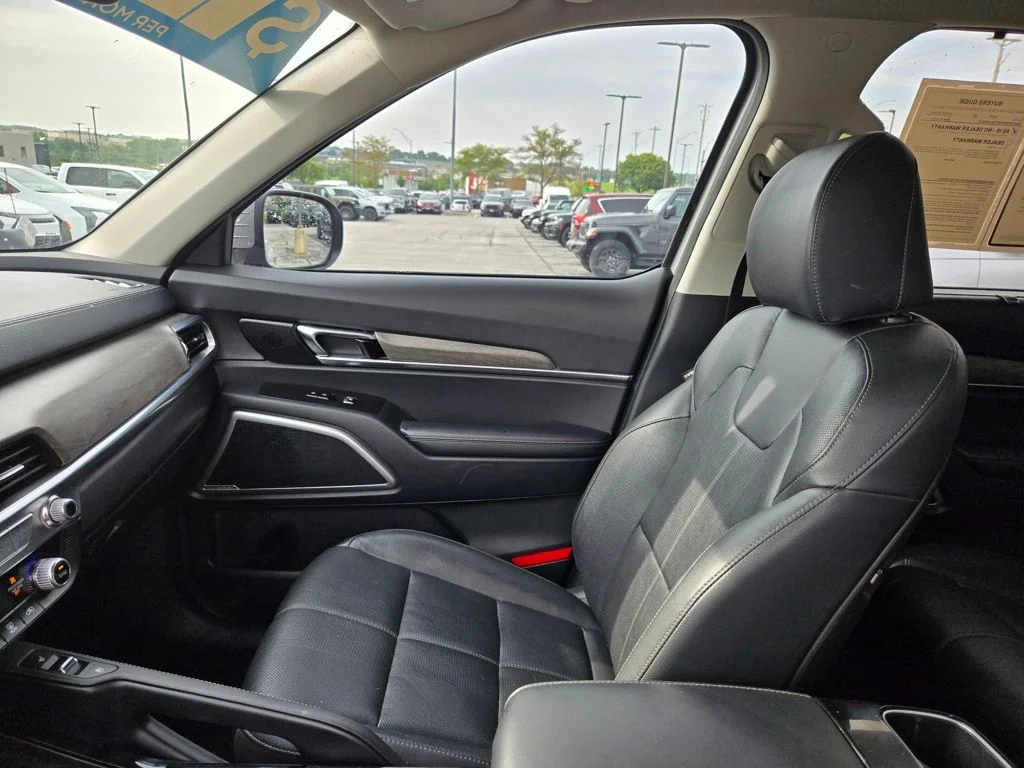 Used 2022 Gray Kia EX image 27