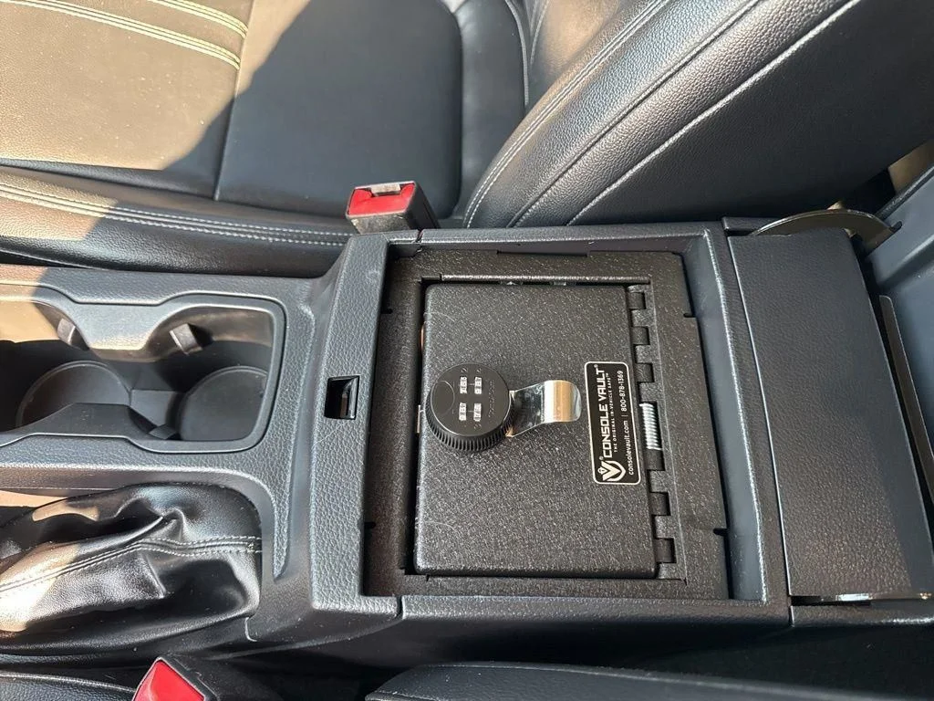 Used 2019 White Ford Lariat image 46