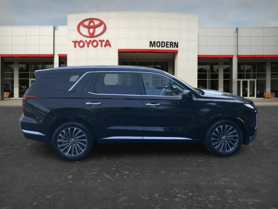 Used 2024 Abyss Black Pearl Hyundai Calligraphy image 4