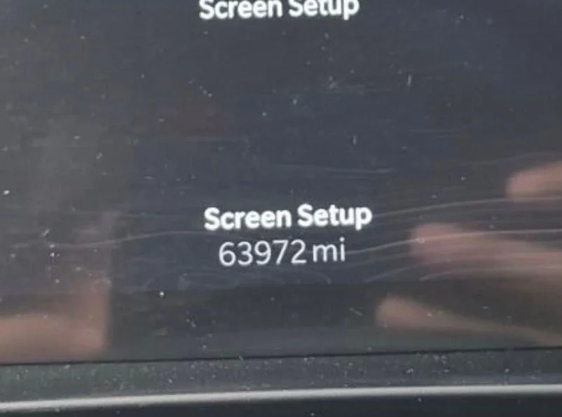 Used 2024 White/off-white Jeep Laredo image 10