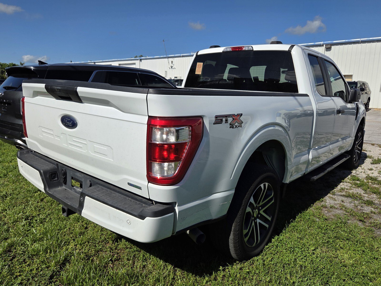 Used 2023 Oxford White Ford XL image 3