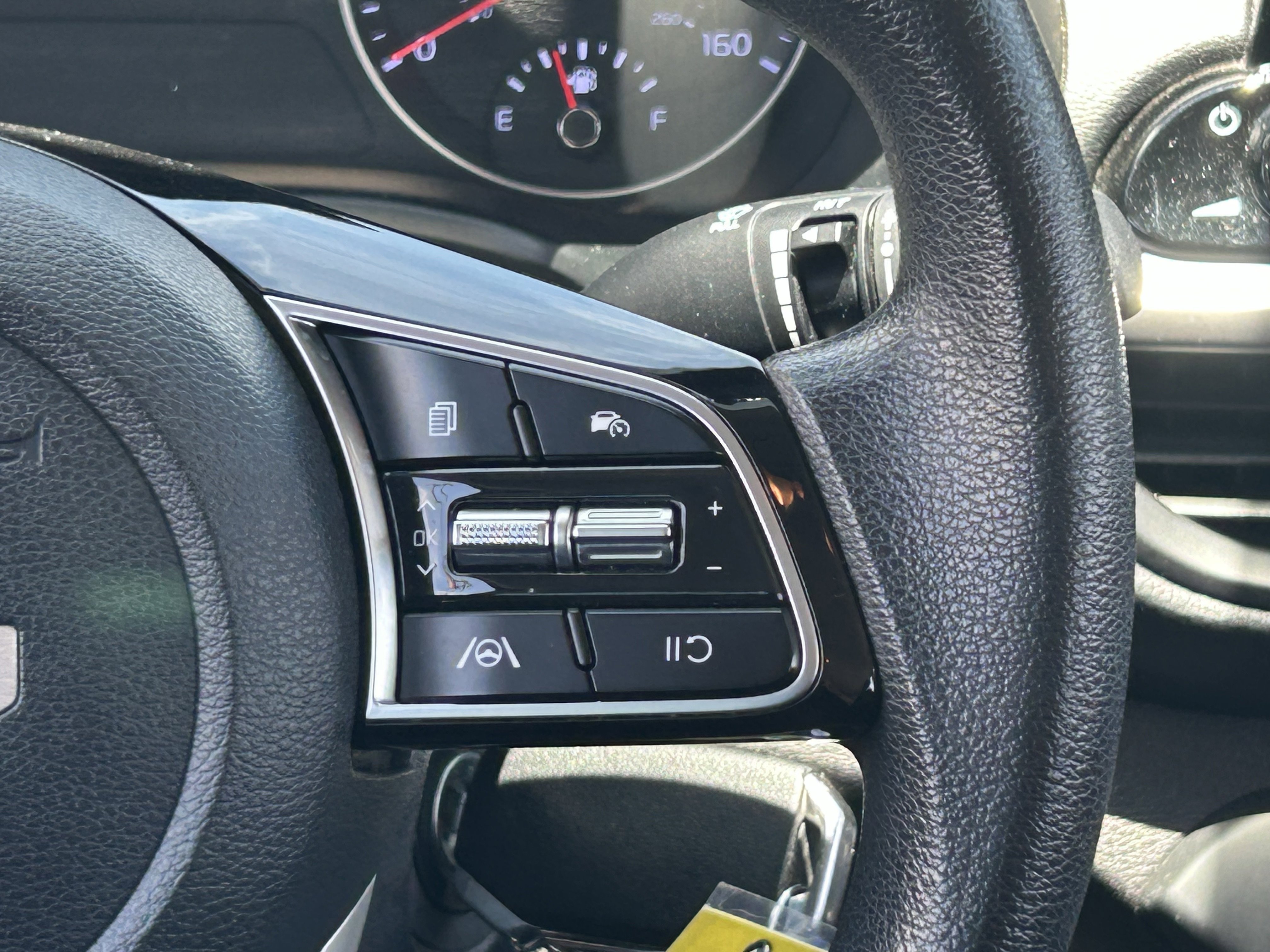 2022 Kia FORTE LXS - Photo 23