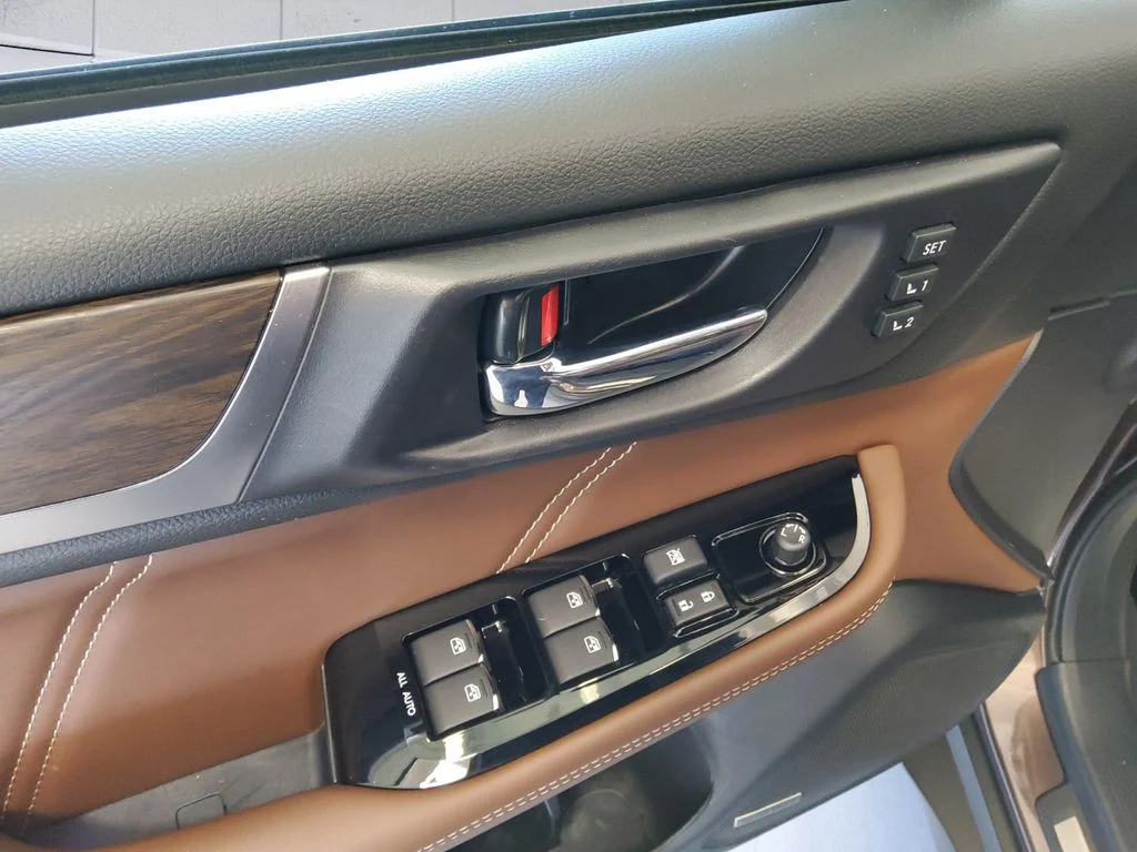 Used 2019 Brown Subaru 3.6R image 12