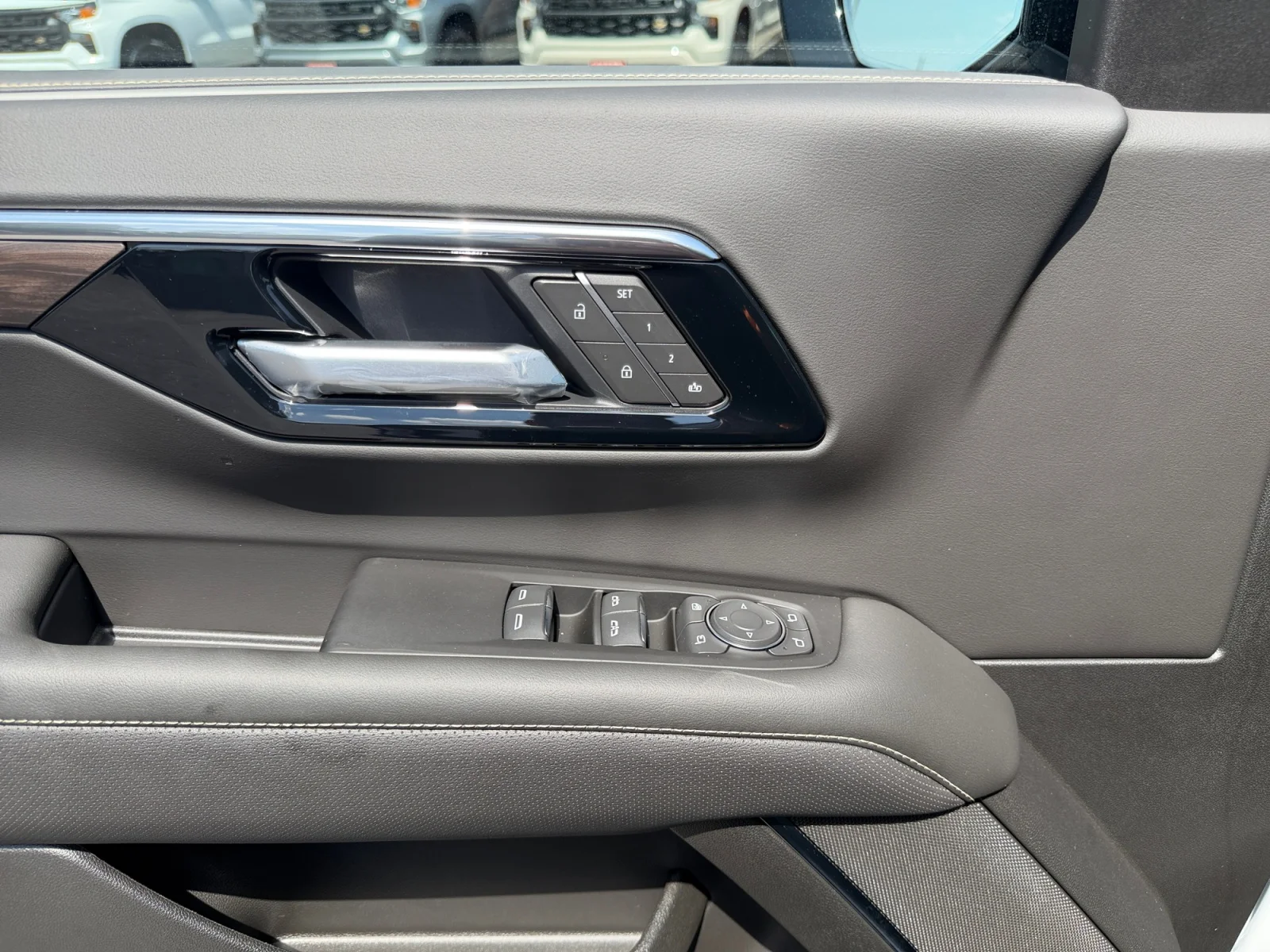 New 2026 Polar White Tricoat Chevrolet Premier image 11