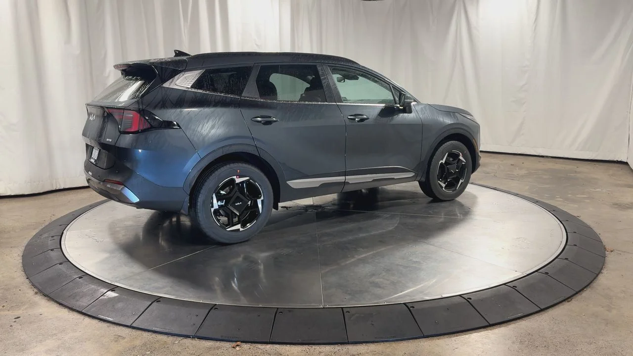 New 2026 Gravity Gray Kia EX image 9