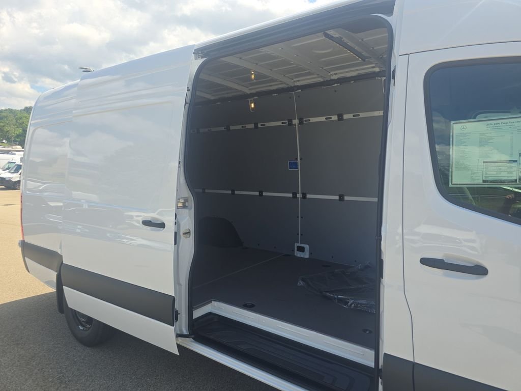 New 2026 Arctic White Mercedes-Benz Cargo 170 WB image 23
