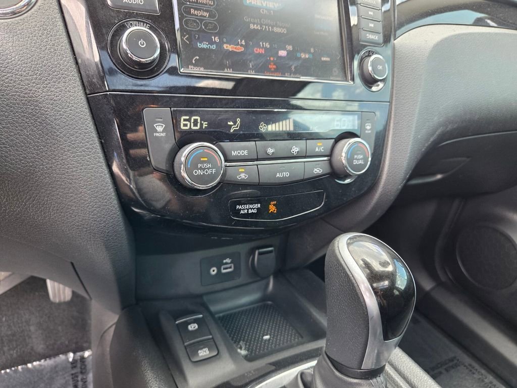 Used 2021 Gun Metallic Nissan SL image 27