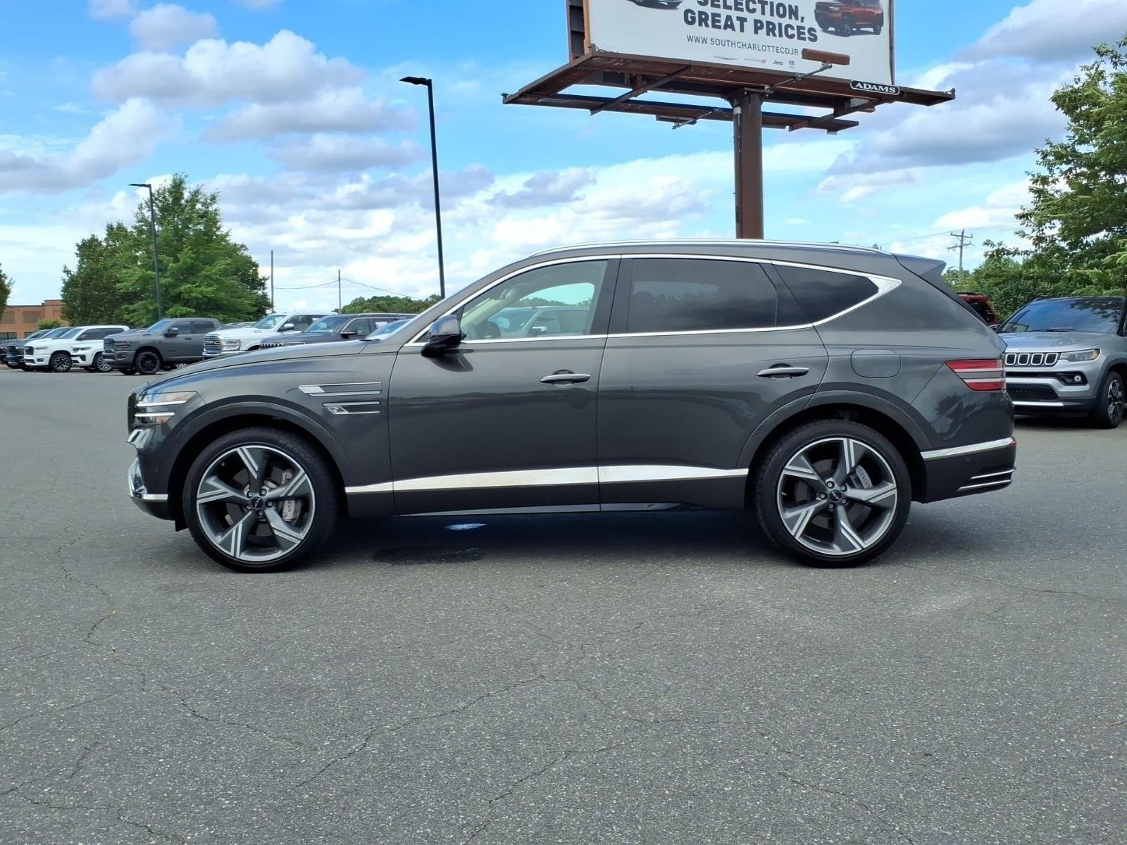 Used 2025 Makalu Gray Genesis 3.5T Prestige image 3