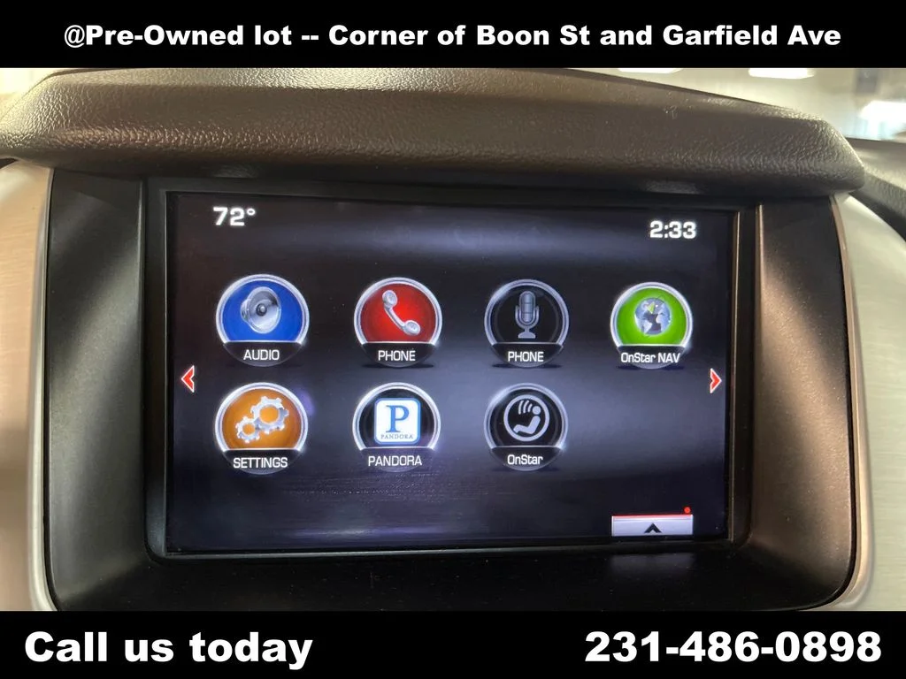 Used 2015 Silver GMC SLT image 23