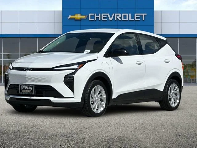 New 2027 Summit White Chevrolet LT image 8
