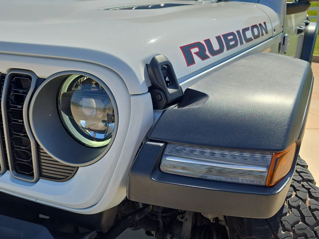 Used 2024 Bright White Clearcoat Jeep Rubicon image 68