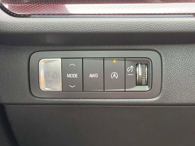 Certified Used 2025 Black Chevrolet Z71 image 32
