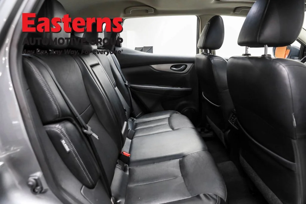 Used 2020 Gray Nissan SL image 25