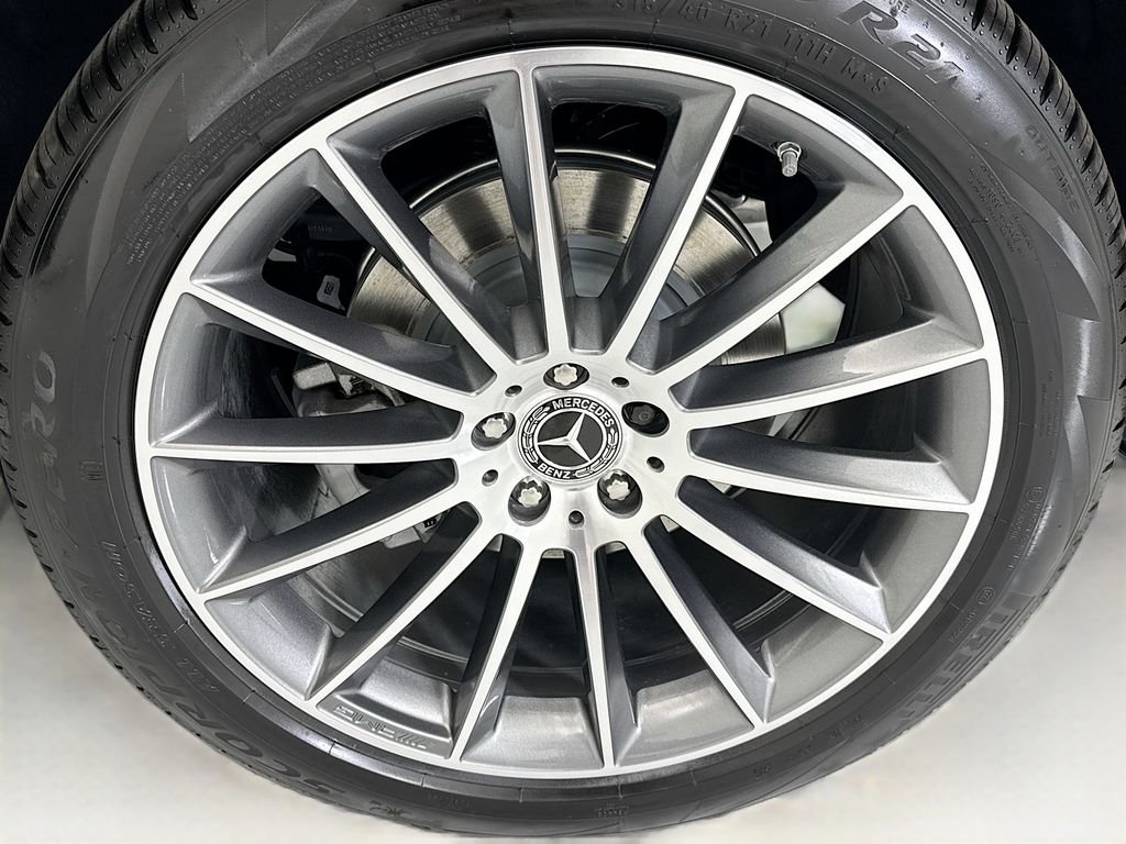 New 2026 MANUFAKTUR Ireland Mid Green Metallic Mercedes-Benz GLE 580 image 30