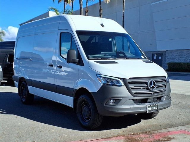 New 2026 Arctic White Mercedes-Benz Cargo 144 WB image 18
