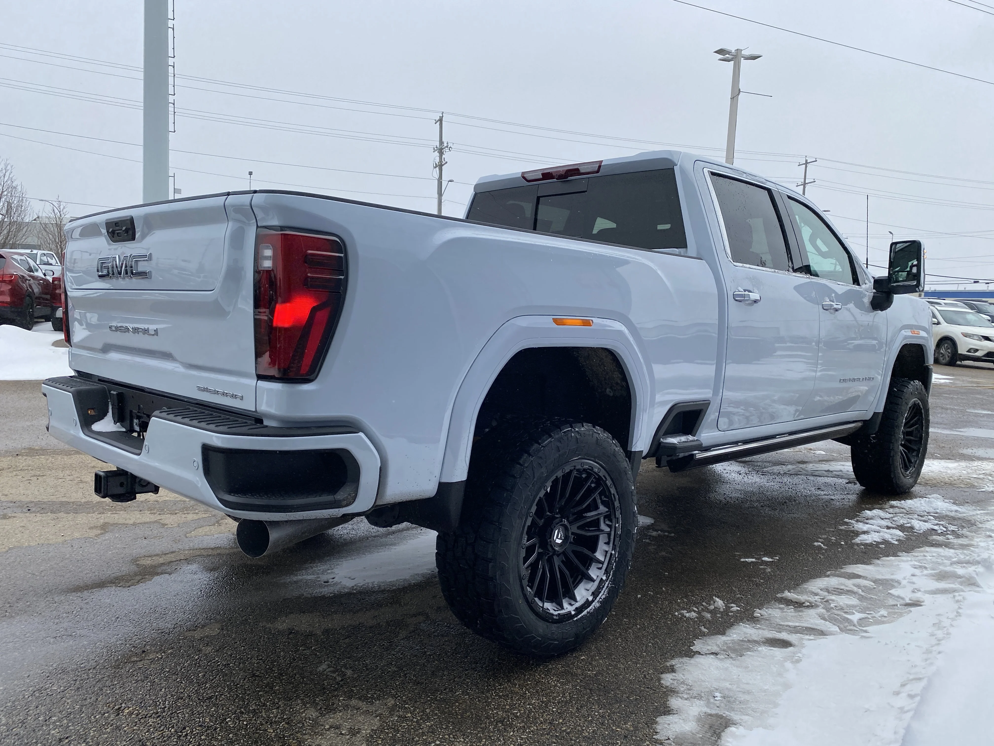 New 2026 GLACIER WHITE TRICOAT GMC Denali Ultimate image 7