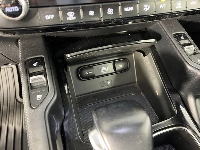 Used 2022 Purple Kia SX image 26