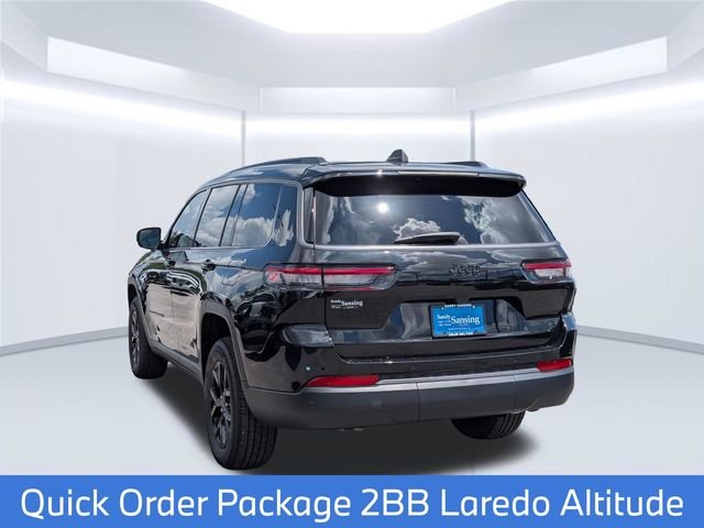 New 2026 Diamond Black Crystal Pearl-Coat Exterior Paint Jeep Altitude image 3