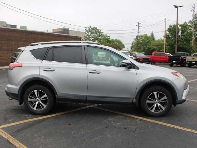 Used 2017 Silver Sky Toyota XLE image 5