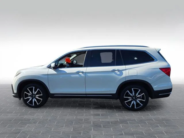 Used 2019 White Honda Touring image 4