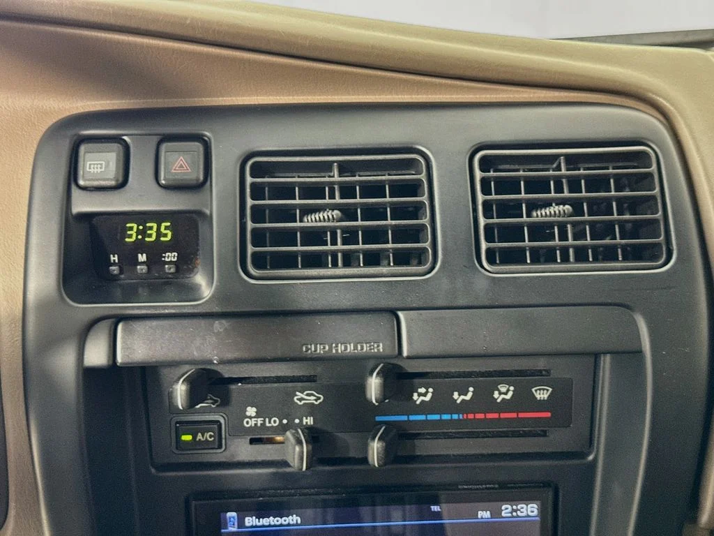Used 1997  Toyota SR5 image 16