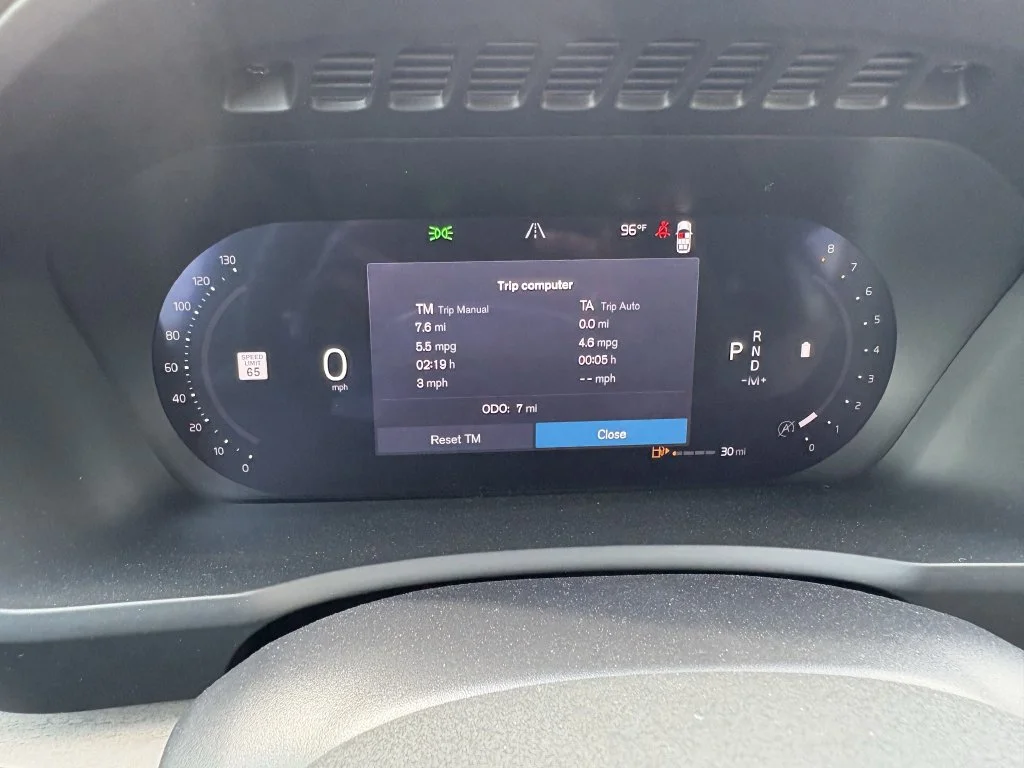New 2026 Vapour Grey Volvo Plus image 18