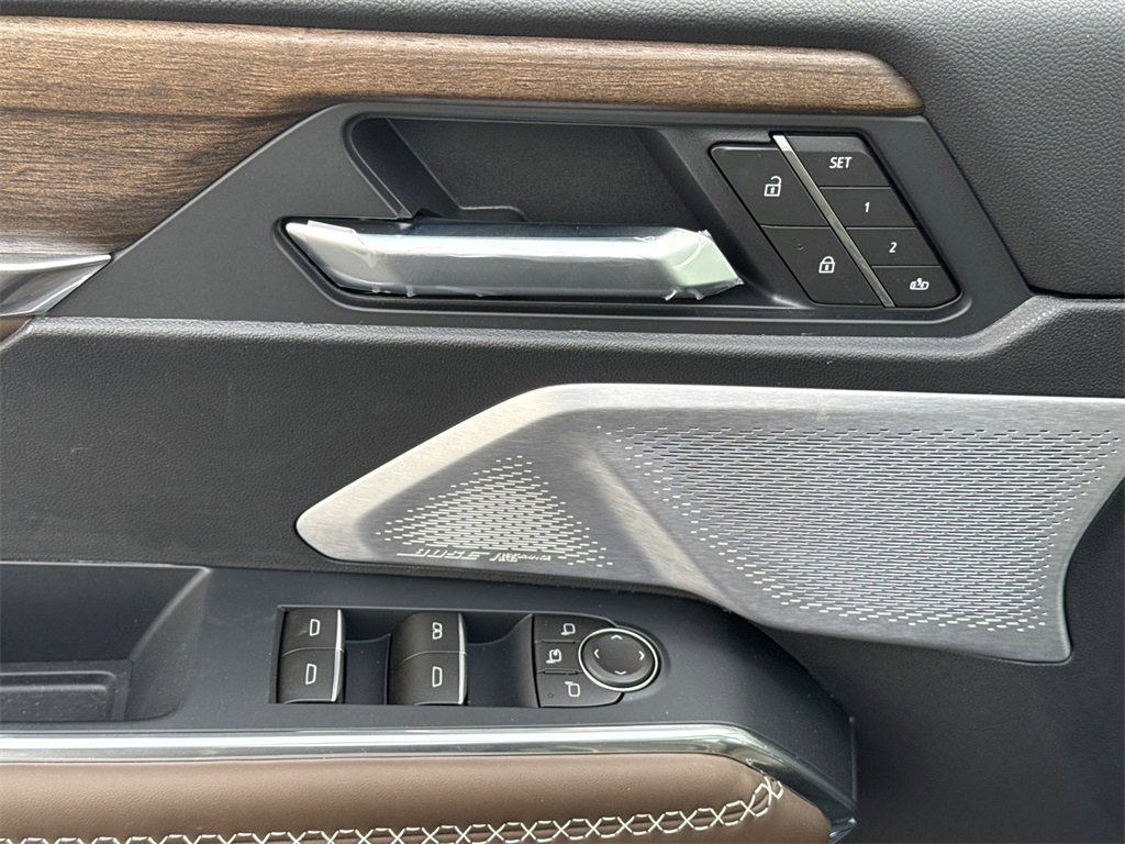 2026 GMC ACADIA - Image 14