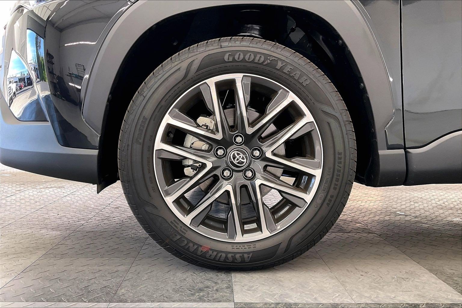 2026 Toyota Corolla Cross XLE - Photo 14