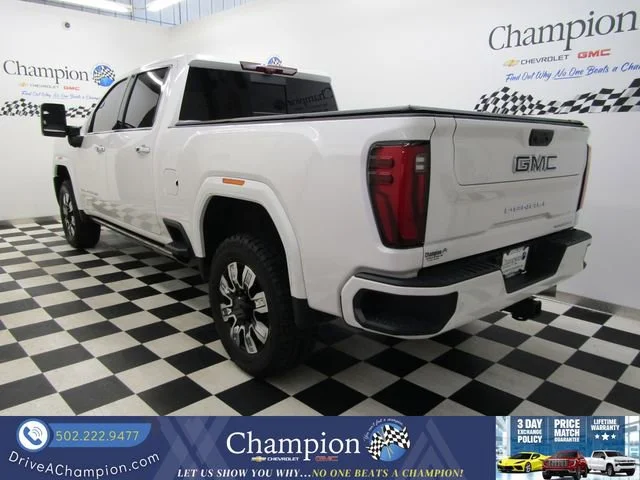 Used 2024 White Frost Tricoat GMC Denali image 15