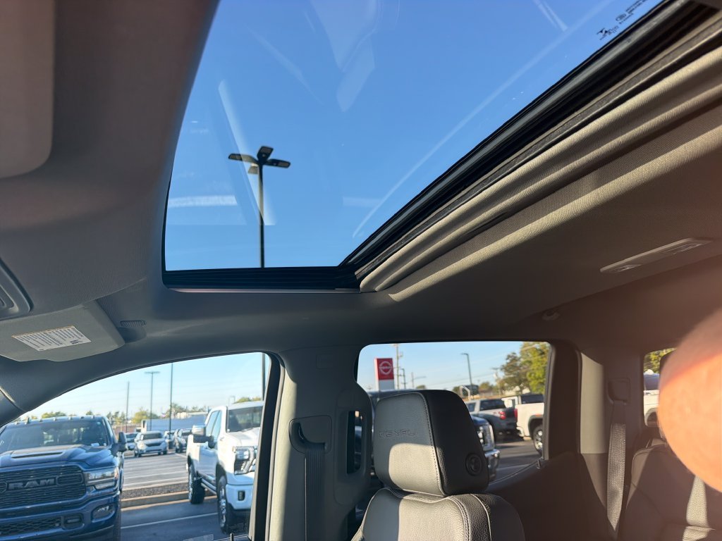 Used 2021 White GMC Denali image 23