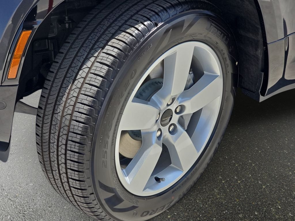 New 2026 Carpathian Grey Land Rover X-Dynamic SE image 34