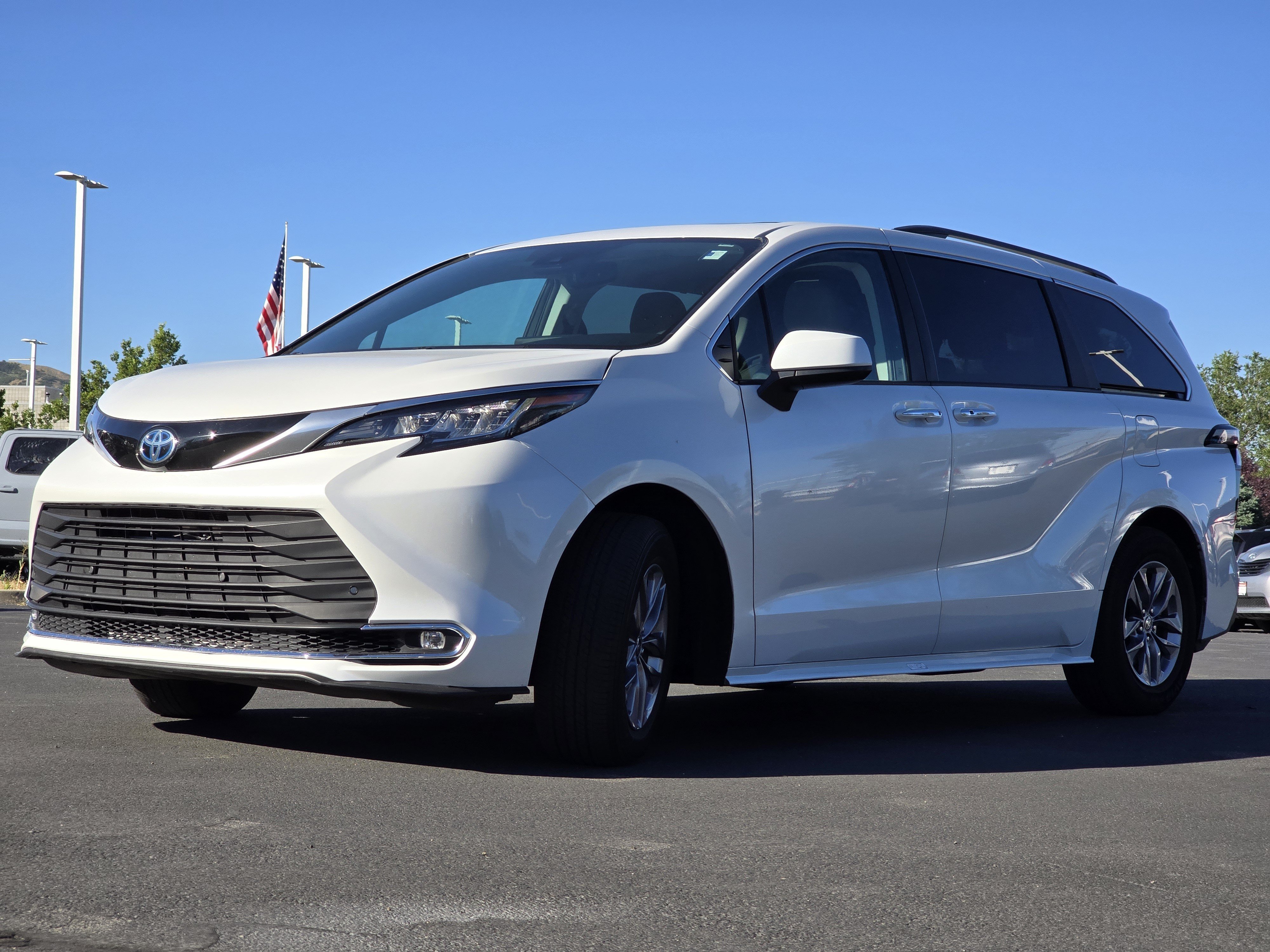 Used 2024 Pearl Toyota XLE image 20