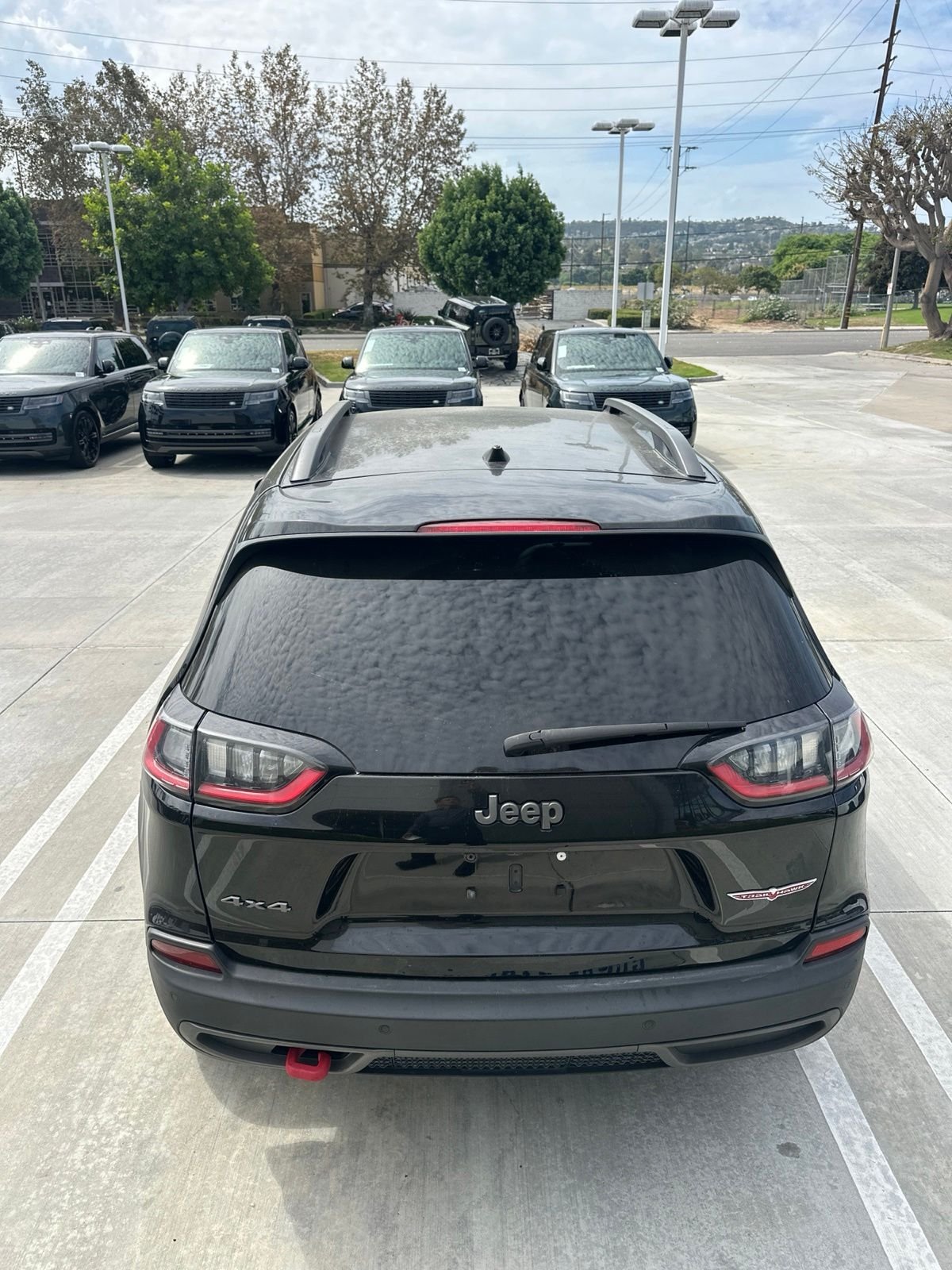 Used 2019 Diamond Black Crystal Pearlcoat Jeep Trailhawk image 5
