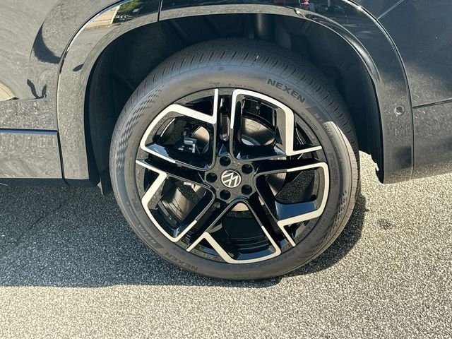 New 2026 Deep Black Pearl Volkswagen 2.0T SEL R-Line Turbo image 21