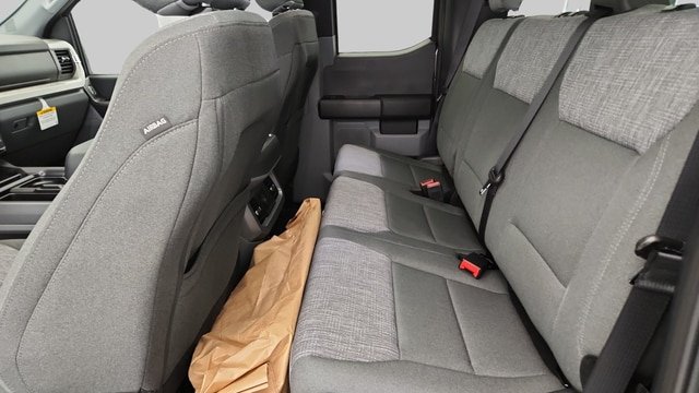 2026 Ford F-550 Super Duty Chassis Cab XLT - Photo 37