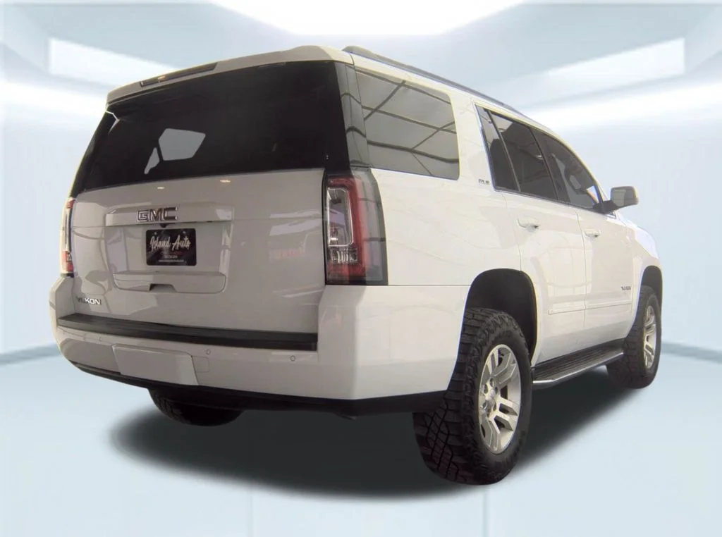 Used 2018 White GMC SLE image 2